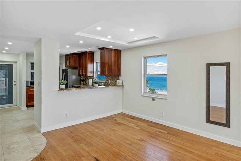 Image 3 of 20 For 320 Surf Rd  601