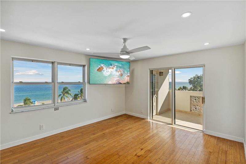 Image 4 of 20 For 320 Surf Rd  601