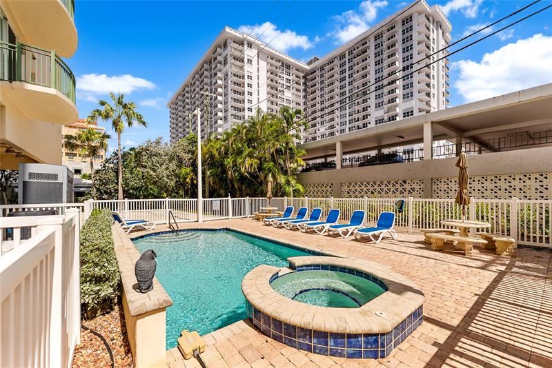 Image 9 of 63 For 3210 5th Street  203