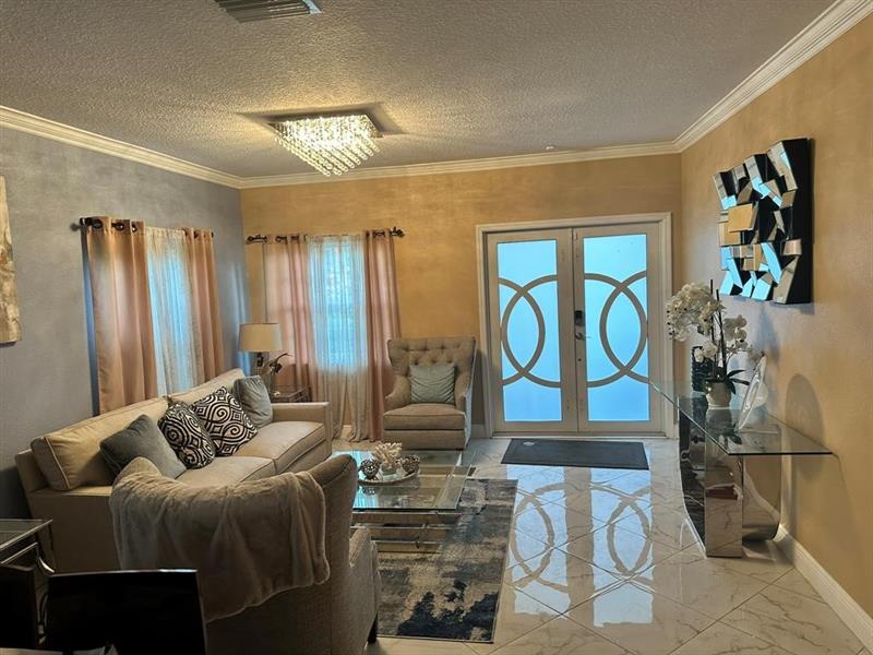 Image 3 of 3 For 9821 21 Street