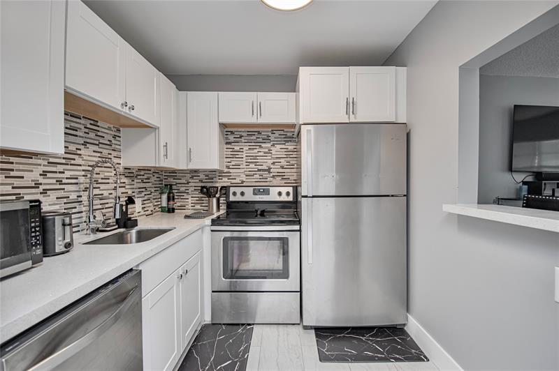 Image 11 of 16 For 436 Fanshaw K 436