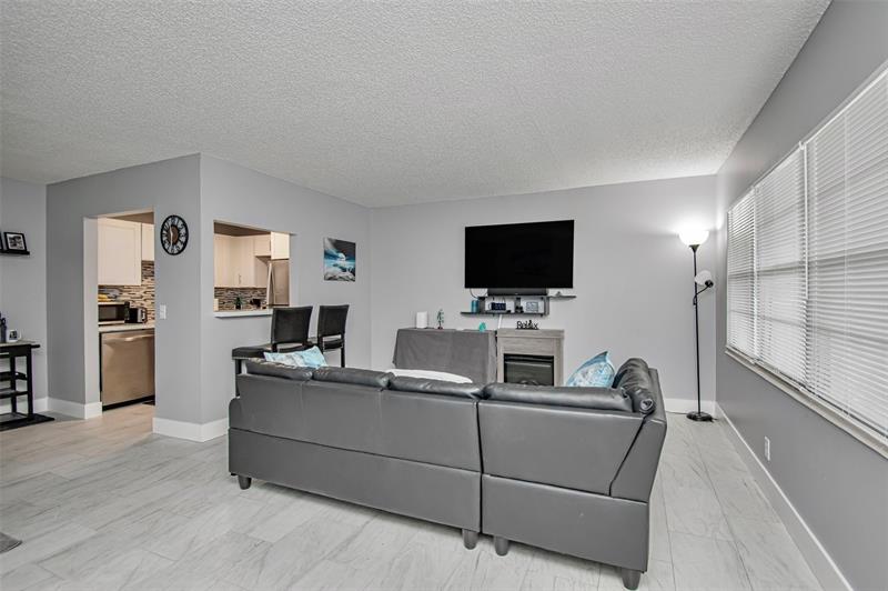 Image 6 of 16 For 436 Fanshaw K 436