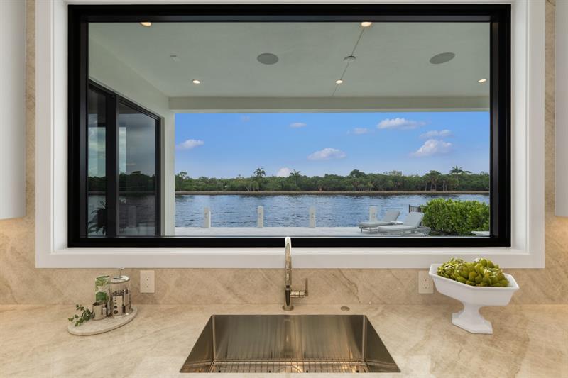 Image 22 of 60 For 2010 Intracoastal Dr