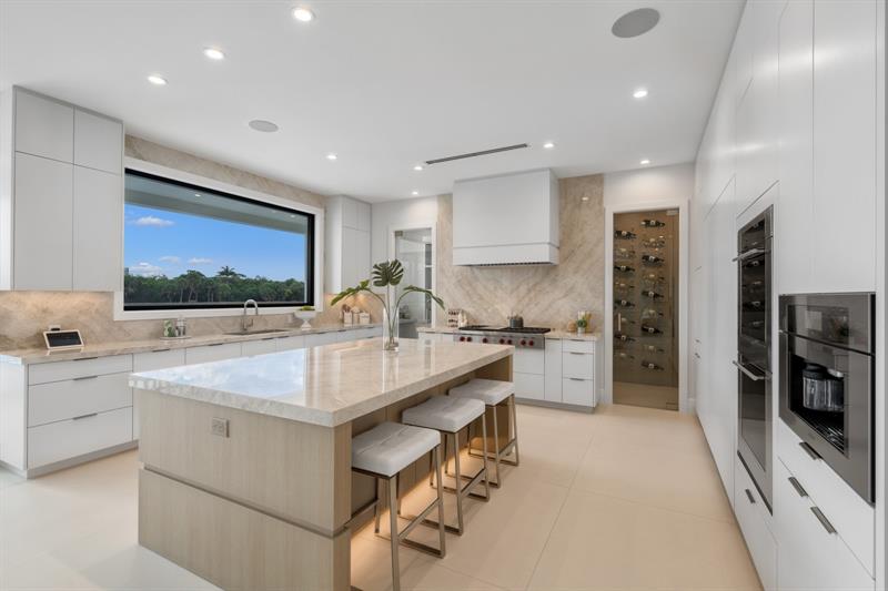 Image 25 of 60 For 2010 Intracoastal Dr