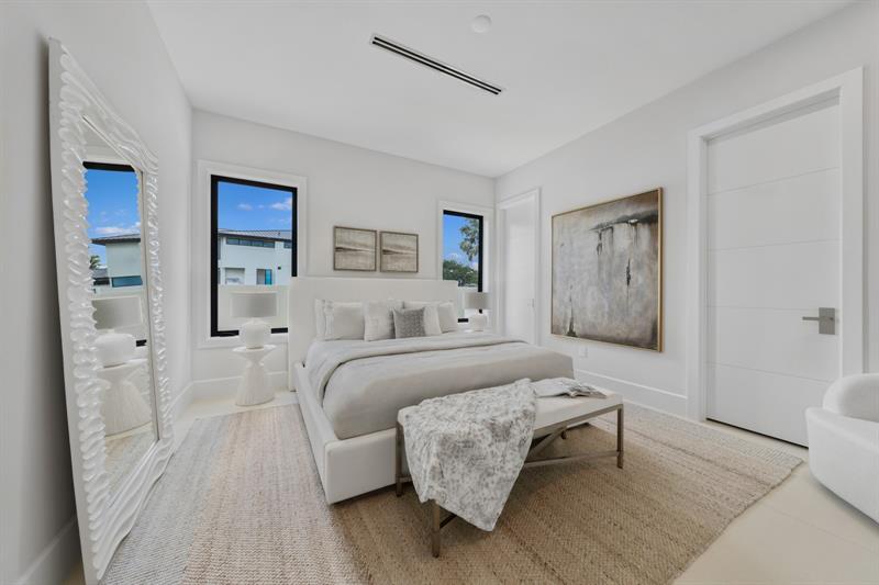 Image 31 of 60 For 2010 Intracoastal Dr