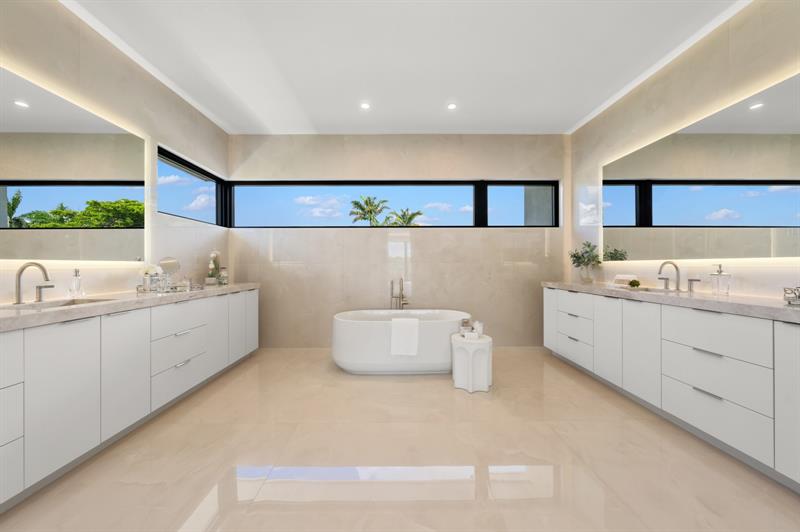 Image 39 of 60 For 2010 Intracoastal Dr