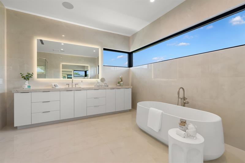 Image 41 of 60 For 2010 Intracoastal Dr