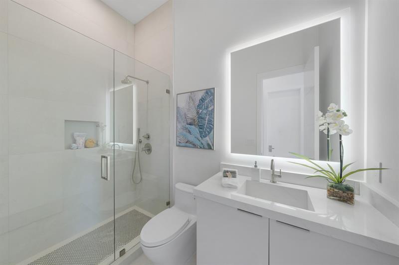 Image 49 of 60 For 2010 Intracoastal Dr