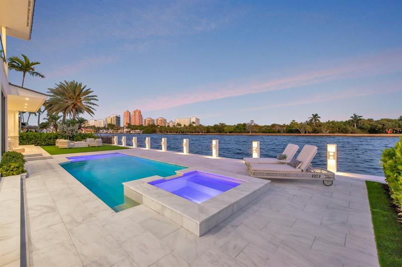 Image 7 of 60 For 2010 Intracoastal Dr