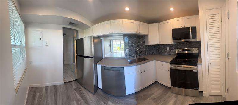 Details for 1701 191st St 413, Miami, FL 33179