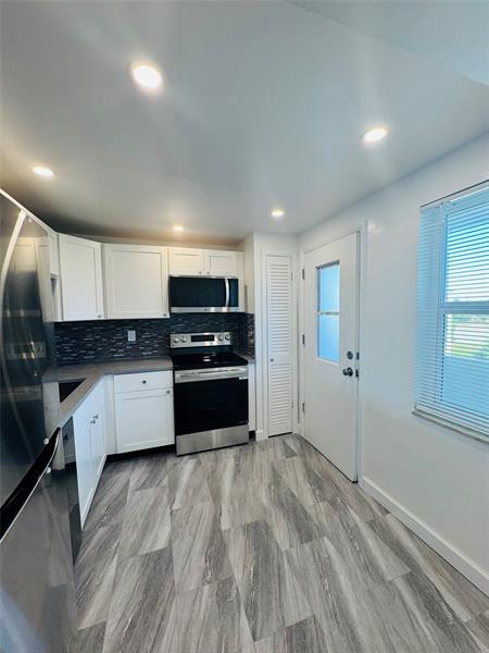 Image 3 of 21 For 1701 191st St  413