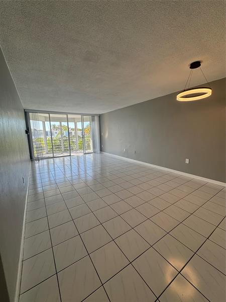 Image 4 of 21 For 1701 191st St  413