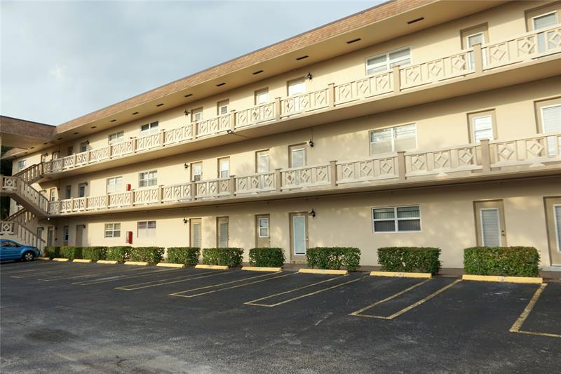 Details for 3400 48th Ave 502, Lauderdale Lakes, FL 33319