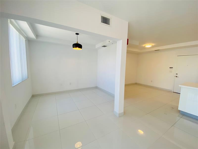 Image 20 of 33 For 2651 212th Ter  302