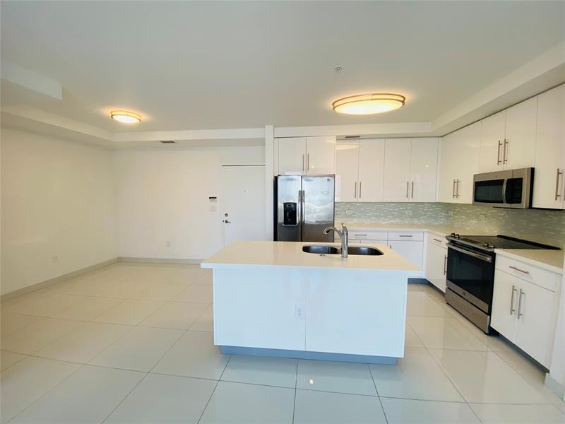 Image 8 of 33 For 2651 212th Ter  302