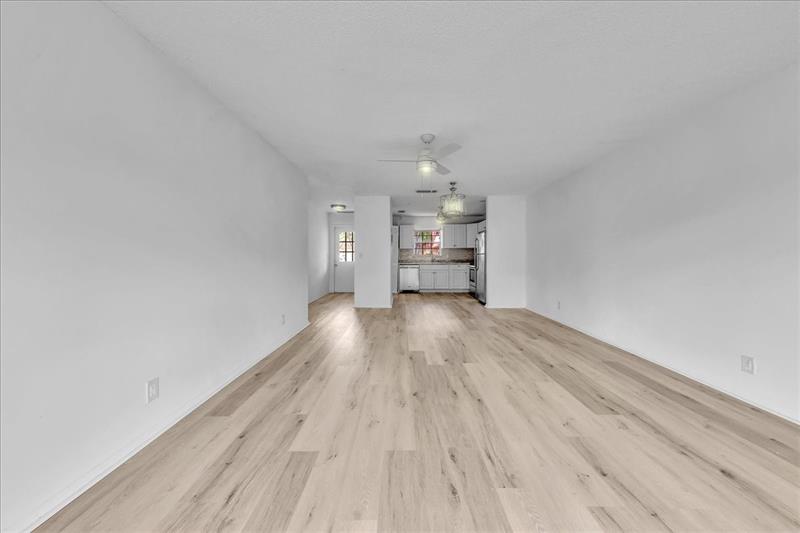 Image 18 of 38 For 123 Amherst Ln  123