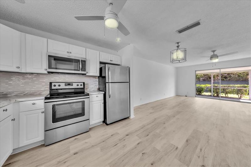 Image 7 of 38 For 123 Amherst Ln  123