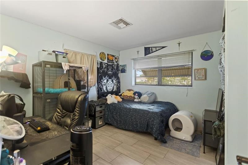 Image 19 of 32 For 497 47th Ct  