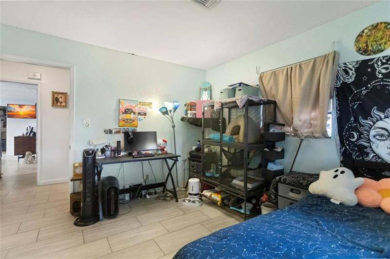 Image 20 of 32 For 497 47th Ct  