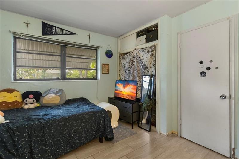 Image 21 of 32 For 497 47th Ct  