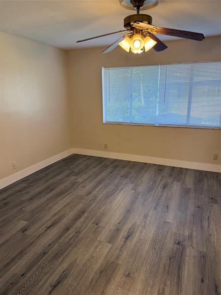 Image 10 of 16 For 1349 Sussex Dr  1349