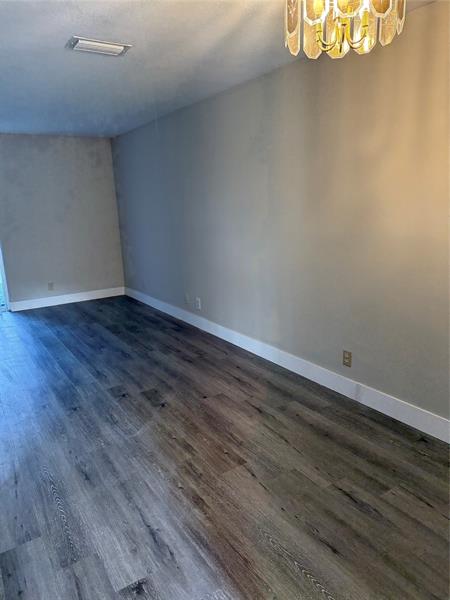 Image 5 of 16 For 1349 Sussex Dr  1349