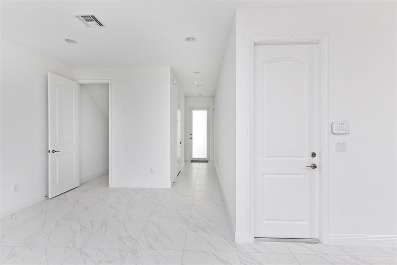 Image 10 of 31 For 6975 Pines Circle  33