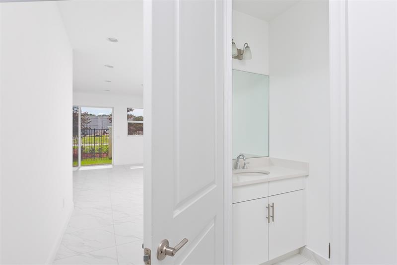 Image 17 of 31 For 6975 Pines Circle  33