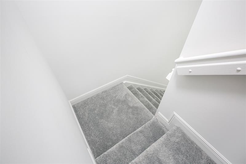 Image 18 of 31 For 6975 Pines Circle  33