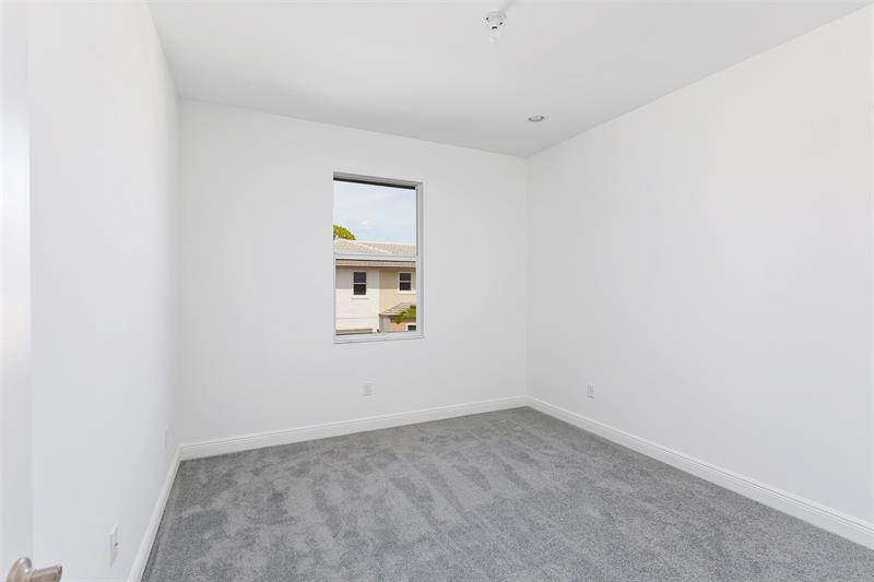 Image 28 of 31 For 6975 Pines Circle  33