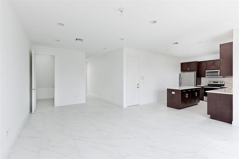 Image 9 of 31 For 6975 Pines Circle  33