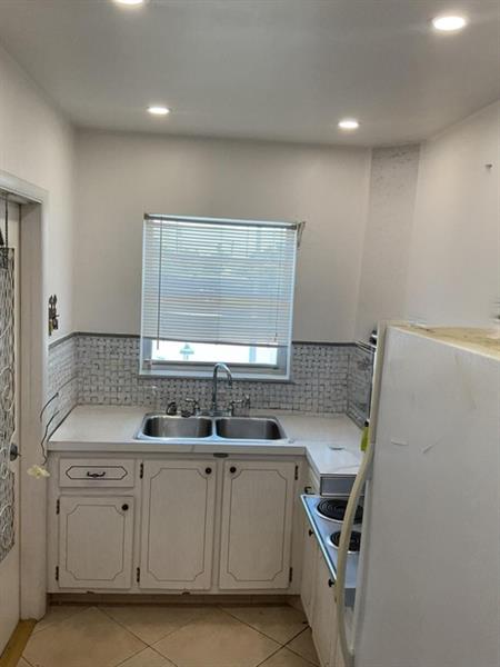 Image 3 of 7 For 721 Atlantic Shores Blvd  204