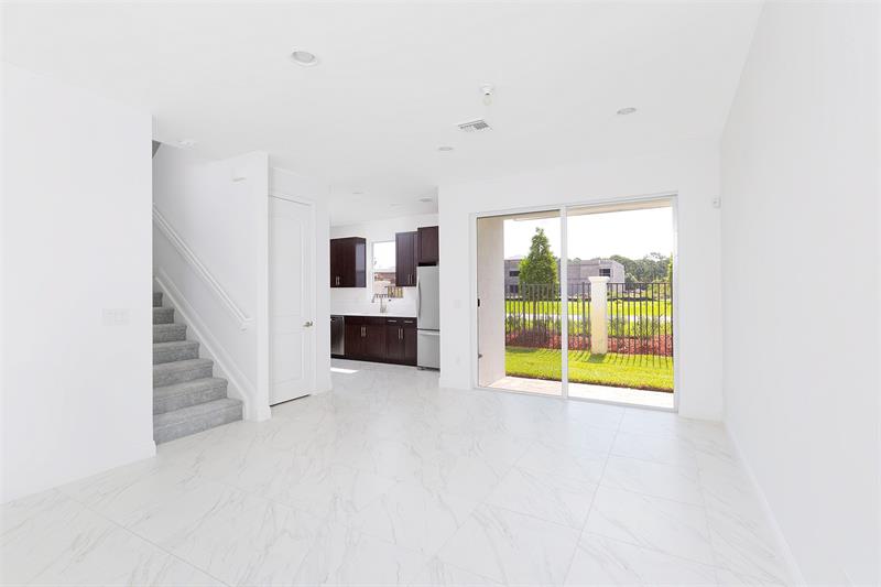 Image 11 of 32 For 6969 Pines Circle  31