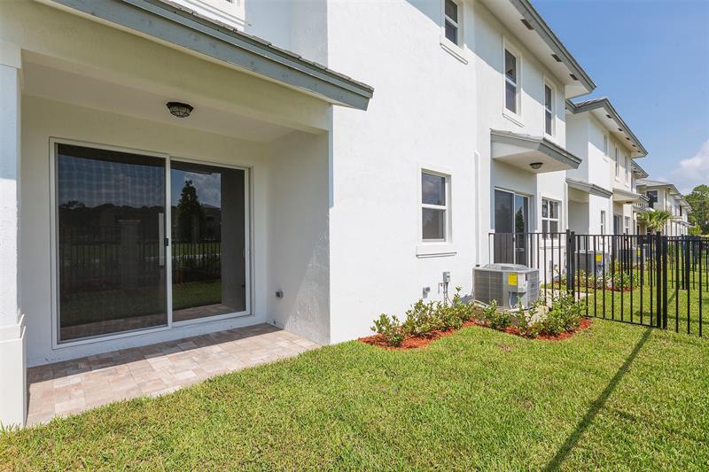 Image 16 of 32 For 6969 Pines Circle  31