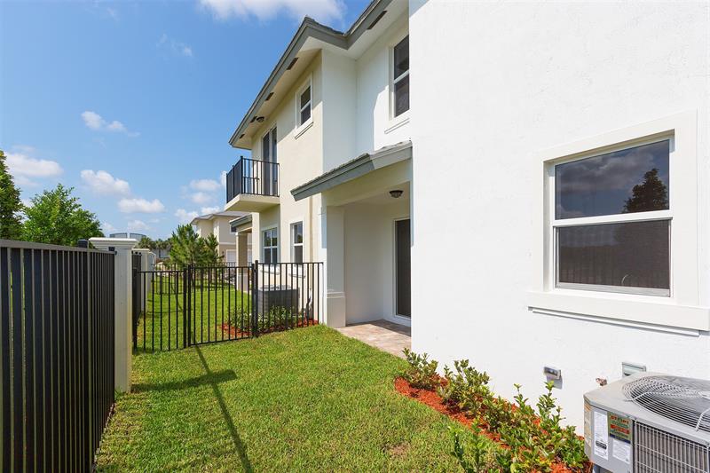 Image 17 of 32 For 6969 Pines Circle  31