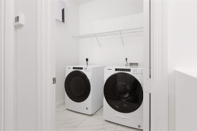 Image 19 of 32 For 6969 Pines Circle  31