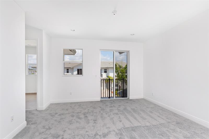 Image 21 of 32 For 6969 Pines Circle  31