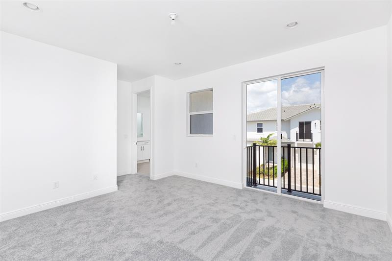 Image 22 of 32 For 6969 Pines Circle  31