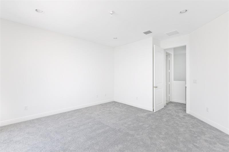 Image 23 of 32 For 6969 Pines Circle  31