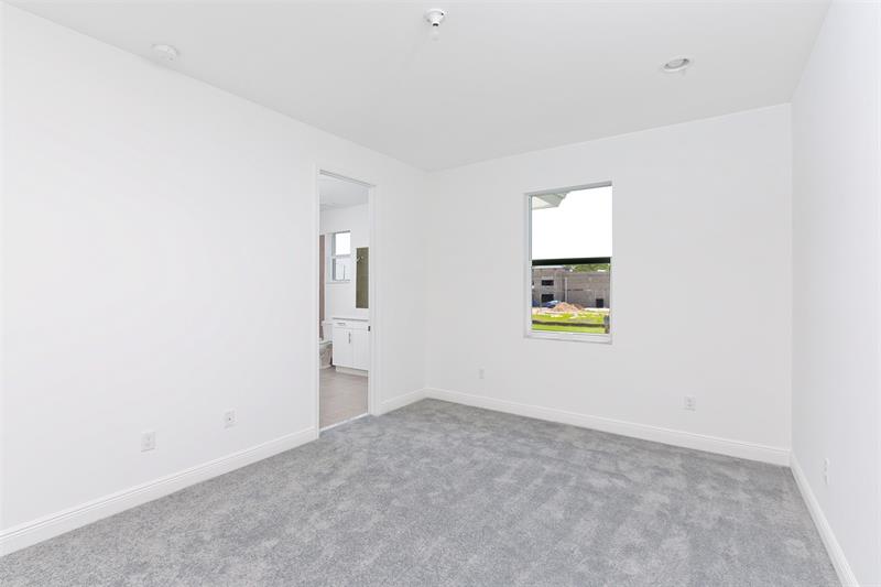 Image 28 of 32 For 6969 Pines Circle  31