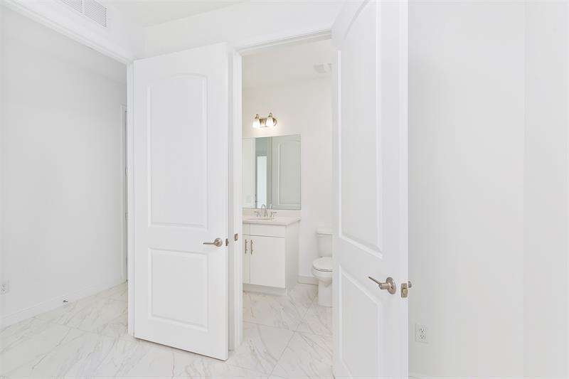 Image 5 of 32 For 6969 Pines Circle  31