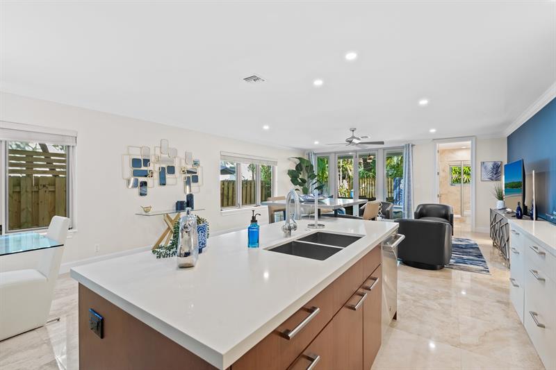 Image 11 of 37 For 122 16th Ter