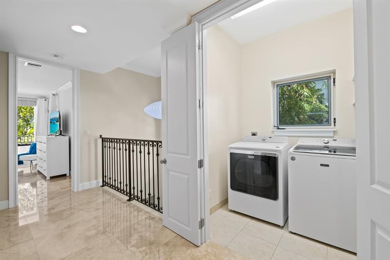 Image 20 of 37 For 122 16th Ter