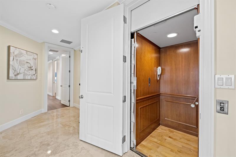 Image 22 of 37 For 122 16th Ter