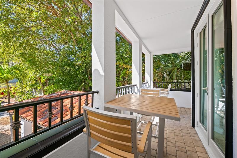 Image 27 of 37 For 122 16th Ter