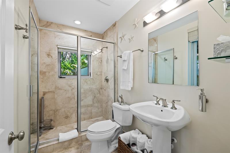 Image 35 of 37 For 122 16th Ter