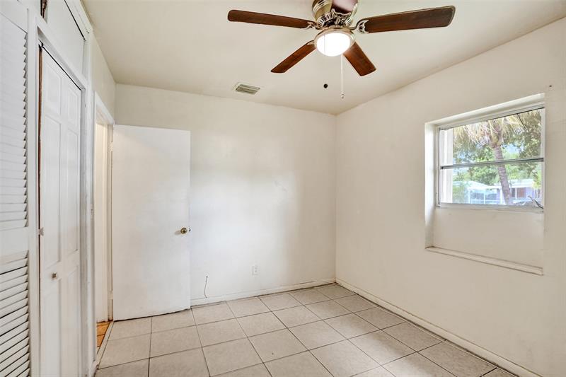 Image 12 of 23 For 1318 11th Pl