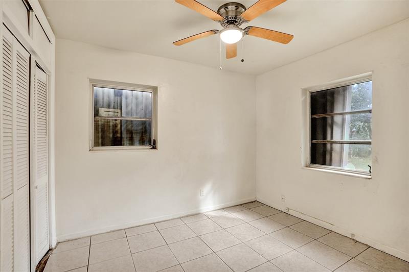 Image 14 of 23 For 1318 11th Pl