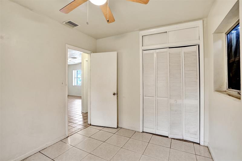 Image 15 of 23 For 1318 11th Pl