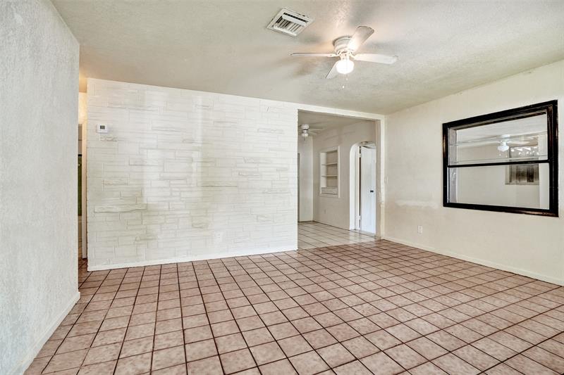 Image 4 of 23 For 1318 11th Pl